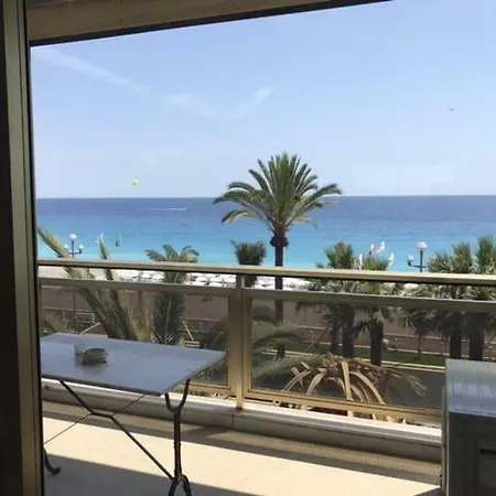 Tanagra Apartamento *